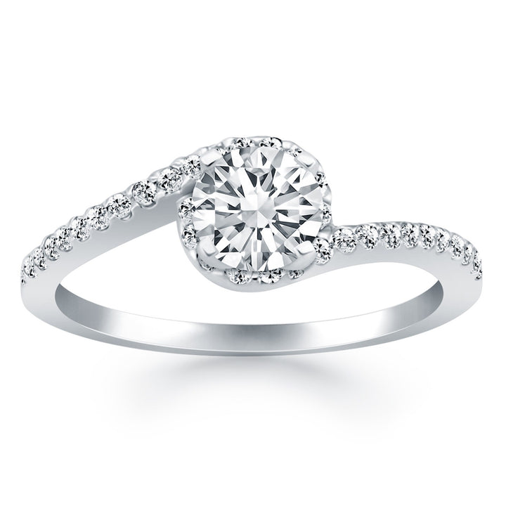 Anillo de compromiso de oro blanco de 14 k con halo de diamantes y remolino de derivación