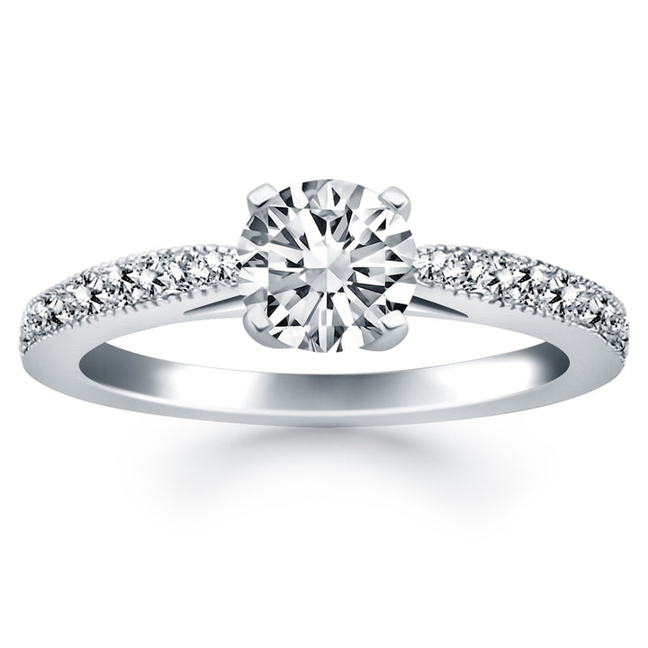 Anillo de compromiso con forma de catedral de oro blanco de 14 k con pavé de diamantes