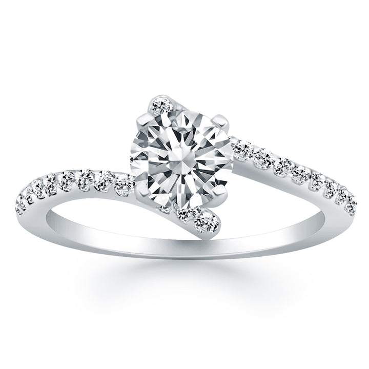 Anillo de compromiso de diamantes con bypass de caña abierta en oro blanco de 14 k
