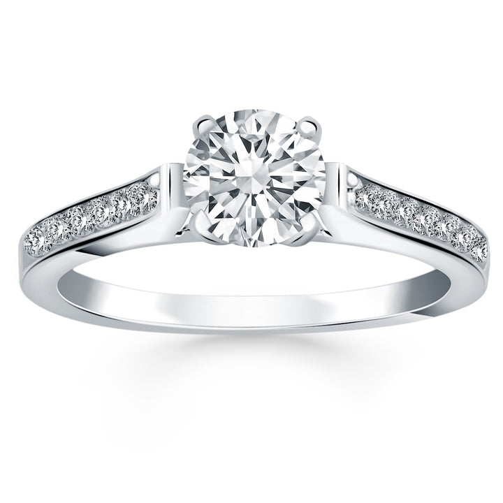 Anillo de compromiso con forma de catedral de diamantes pavé de oro blanco de 14 k