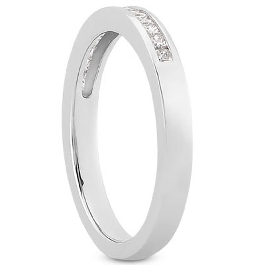 Anillo de bodas de oro blanco de 14 k con diamantes princesa engastados en canal
