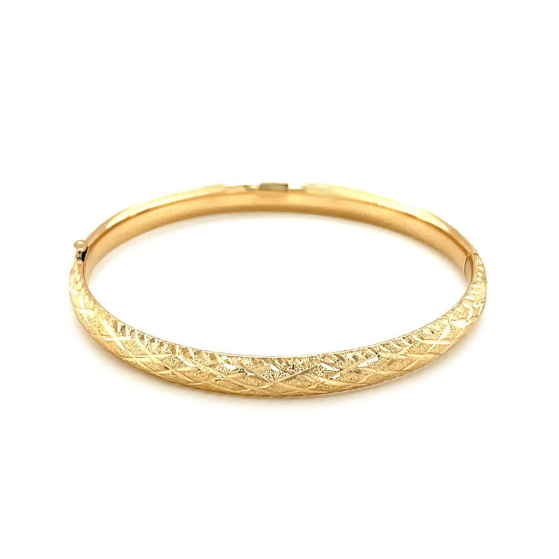 Brazalete infantil de oro amarillo de 14 k con diseño de cúpula y corte de diamante (5,50 mm)