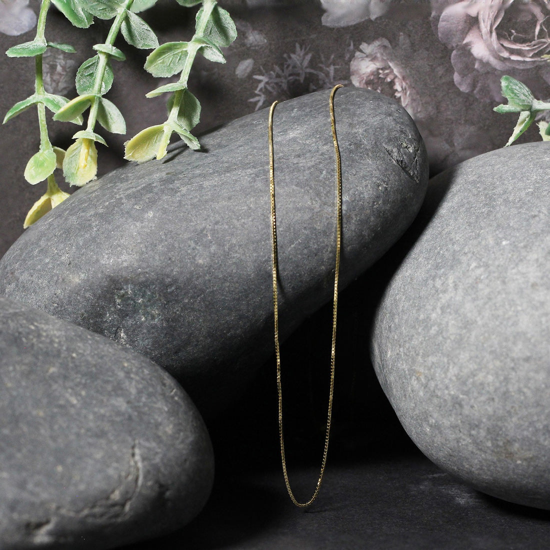 Cadena clásica de oro amarillo de 10 k (0,60 mm)