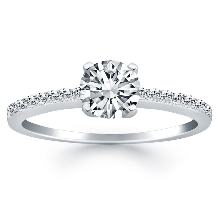 Anillo de compromiso de oro blanco de 14 k con banda de diamantes pavé