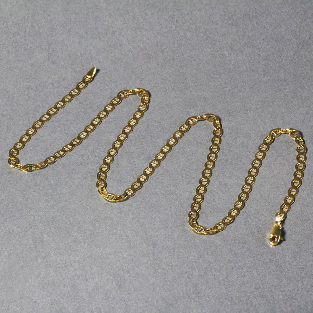Cadena de eslabones estilo marinero de oro amarillo de 10 k (4,50 mm)