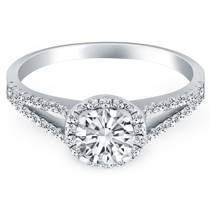 Anillo de compromiso de oro blanco de 14 k con halo de diamantes y cuerpo dividido