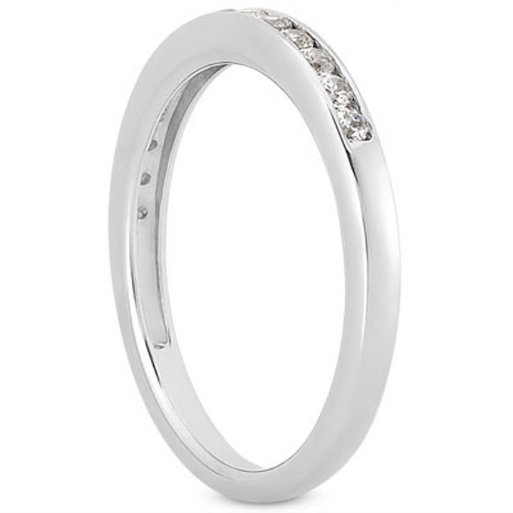 Anillo de bodas de oro blanco de 14 k con diamantes engastados en canal, con un perímetro de 1/3
