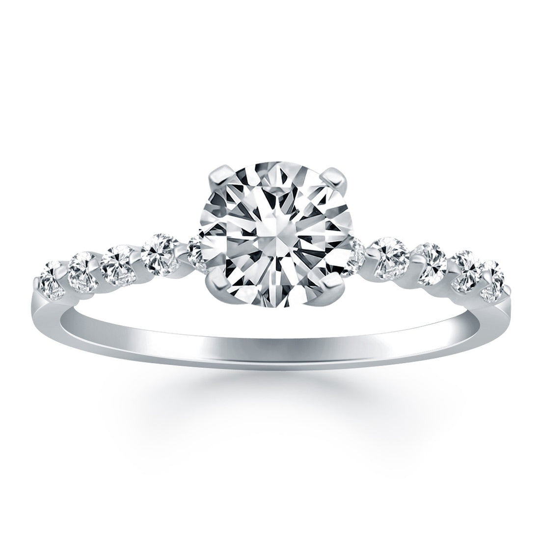 Anillo de compromiso de oro blanco de 14 k con diamantes y detalles de diamantes en garras compartidas