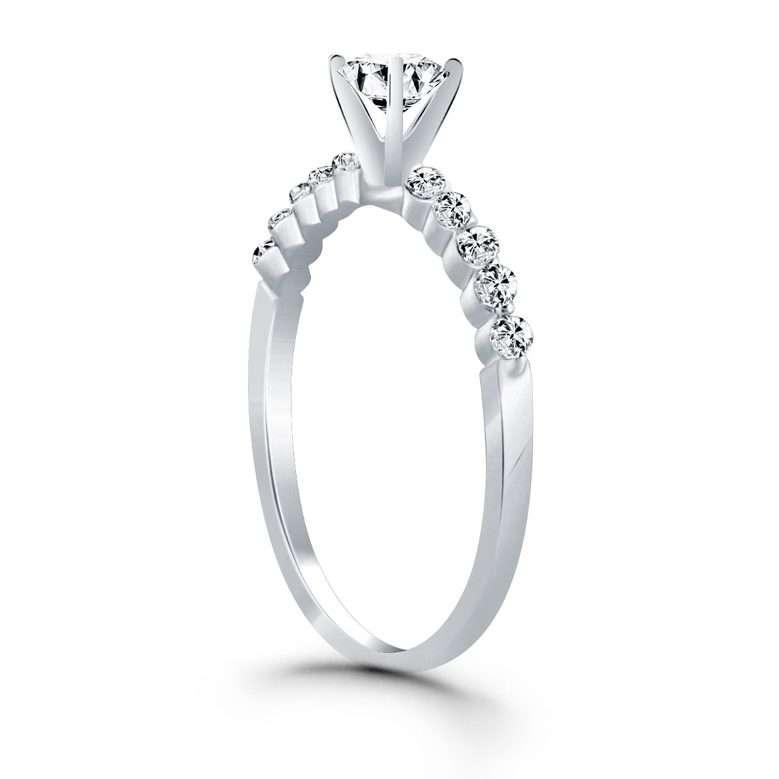 Anillo de compromiso de oro blanco de 14 k con diamantes y detalles de diamantes en garras compartidas