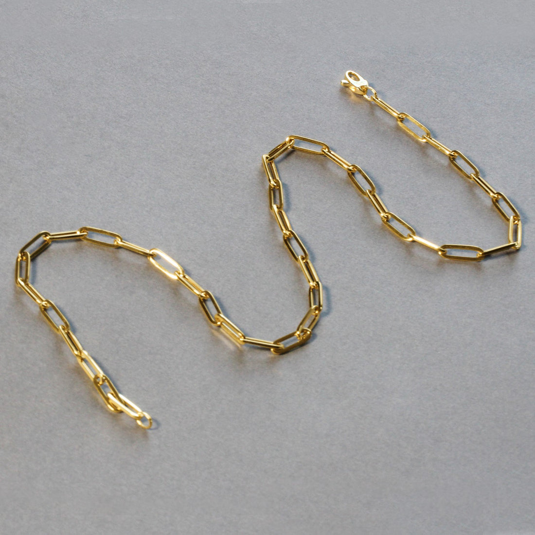 Cadena de oro amarillo de 10 quilates con clip de papel (4,20 mm)