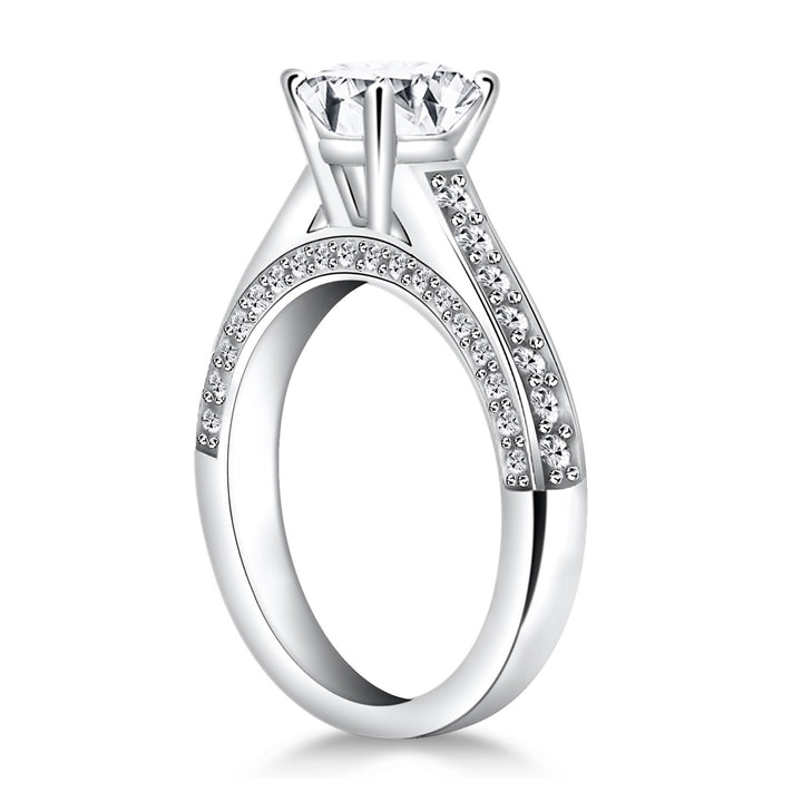 Anillo de compromiso con forma de catedral de diamantes pavé de oro blanco de 14 k