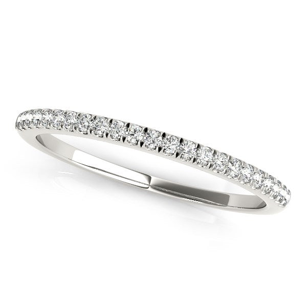 Alianza de boda de oro blanco de 14 k con pavé de diamantes (1/8 ct)