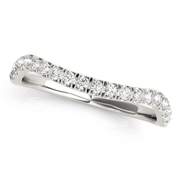 Alianza de bodas de oro blanco de 14 k con diamantes de diseño curvo (1/4 ct)