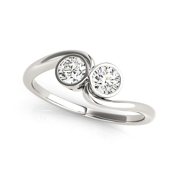Anillo de oro blanco de 14 k con bisel curvo y dos diamantes (1/2 ct)