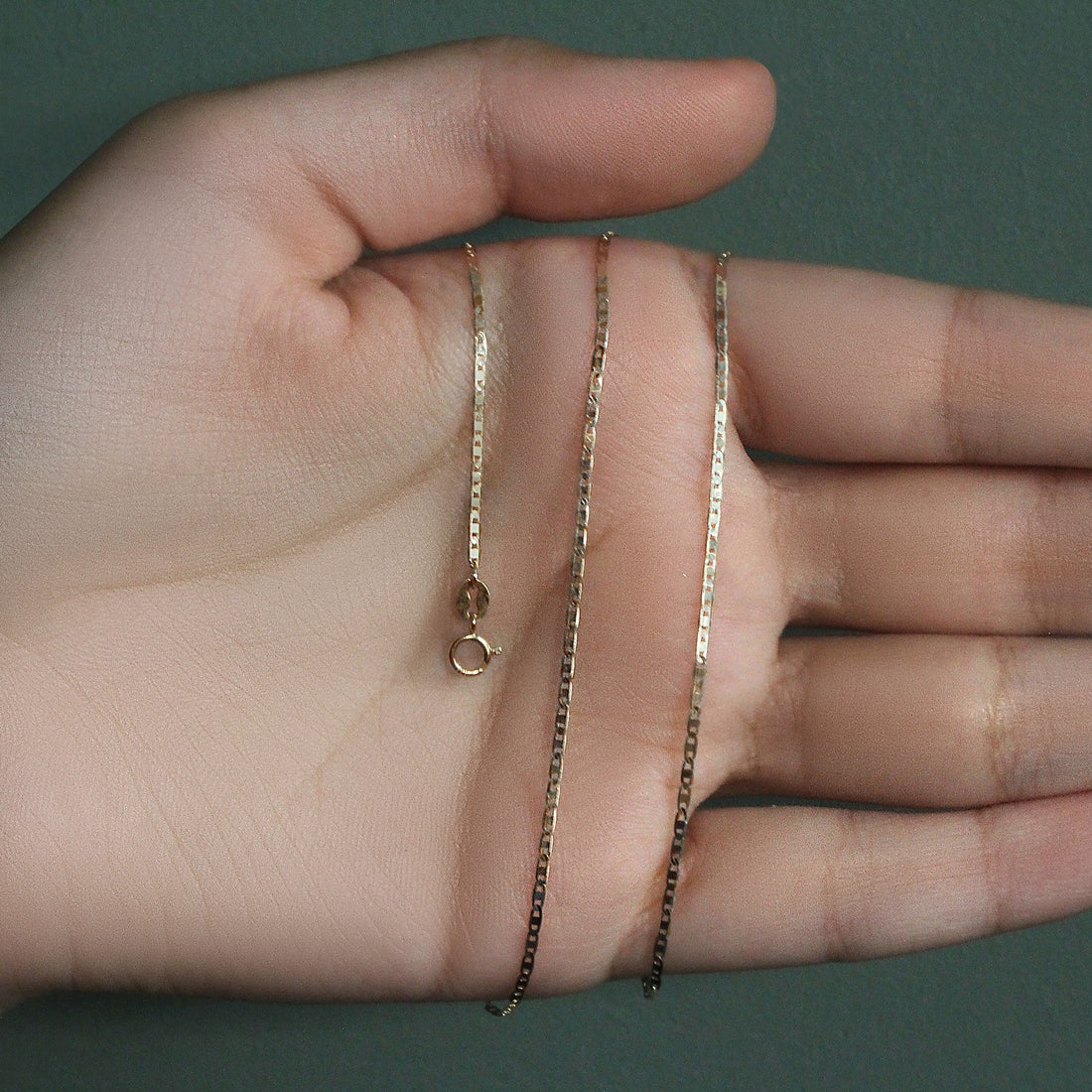 Cadena de eslabones estilo marinero de oro amarillo de 10 k (1,20 mm)