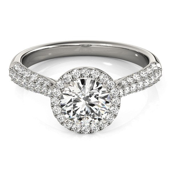 Anillo de compromiso de oro blanco de 14 k con halo de diamantes y banda pavé (1 1/3 ct)
