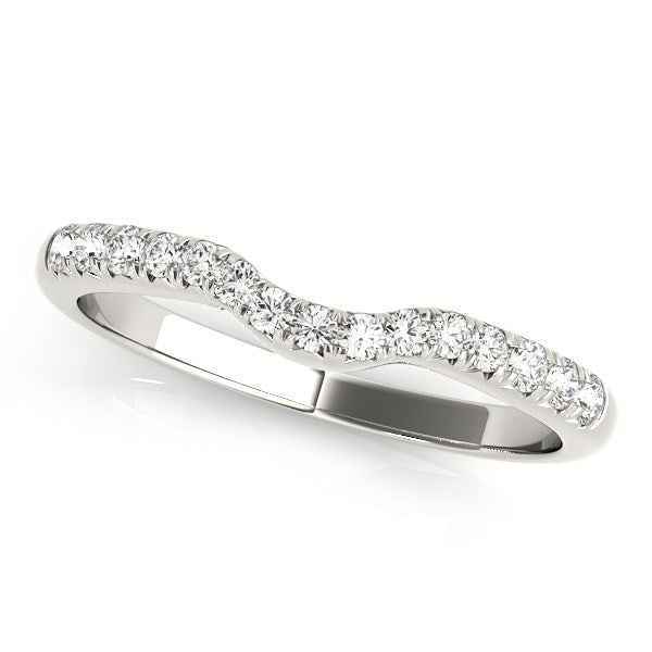 Alianza de boda de oro blanco de 14 k con diamantes curvados engastados en pavé (1/5 ct)