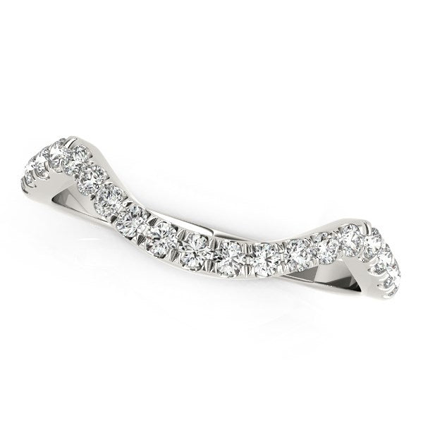 Alianza de boda de oro blanco de 14 k con pavé de diamantes de estilo curvo moderno (1/5 ct)