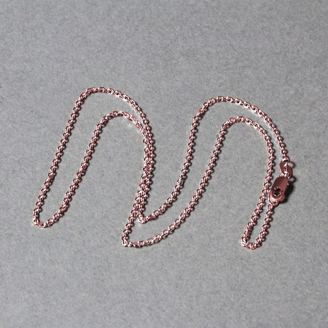 Cadena de eslabones tipo cable con corte de diamante en oro rosa de 14 k (1,30 mm)