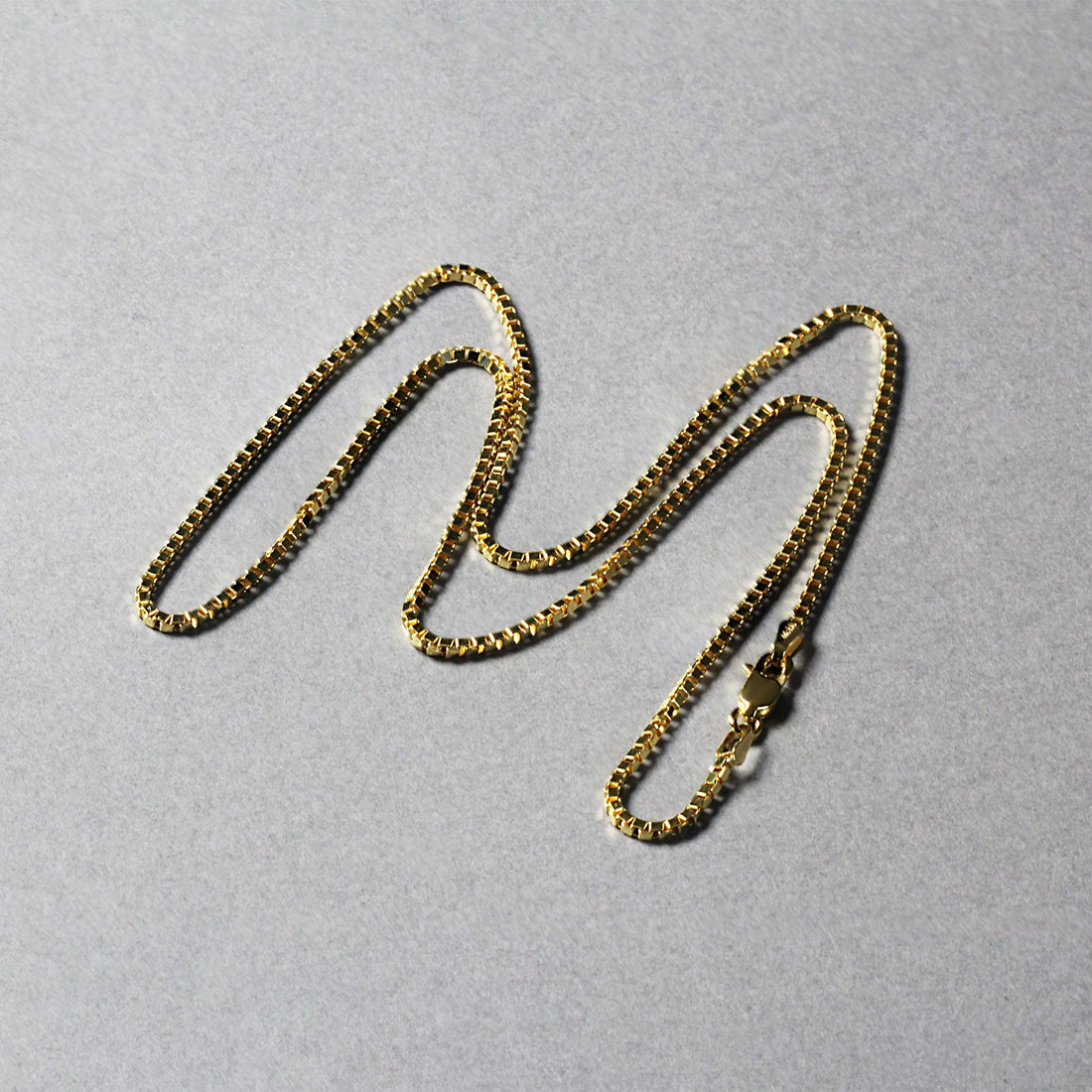 Cadena clásica de oro amarillo de 10 k (1,40 mm)
